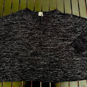 Papercrane,‎ Ladies Long Sleeve oversized V-Neck sweater, Size M
